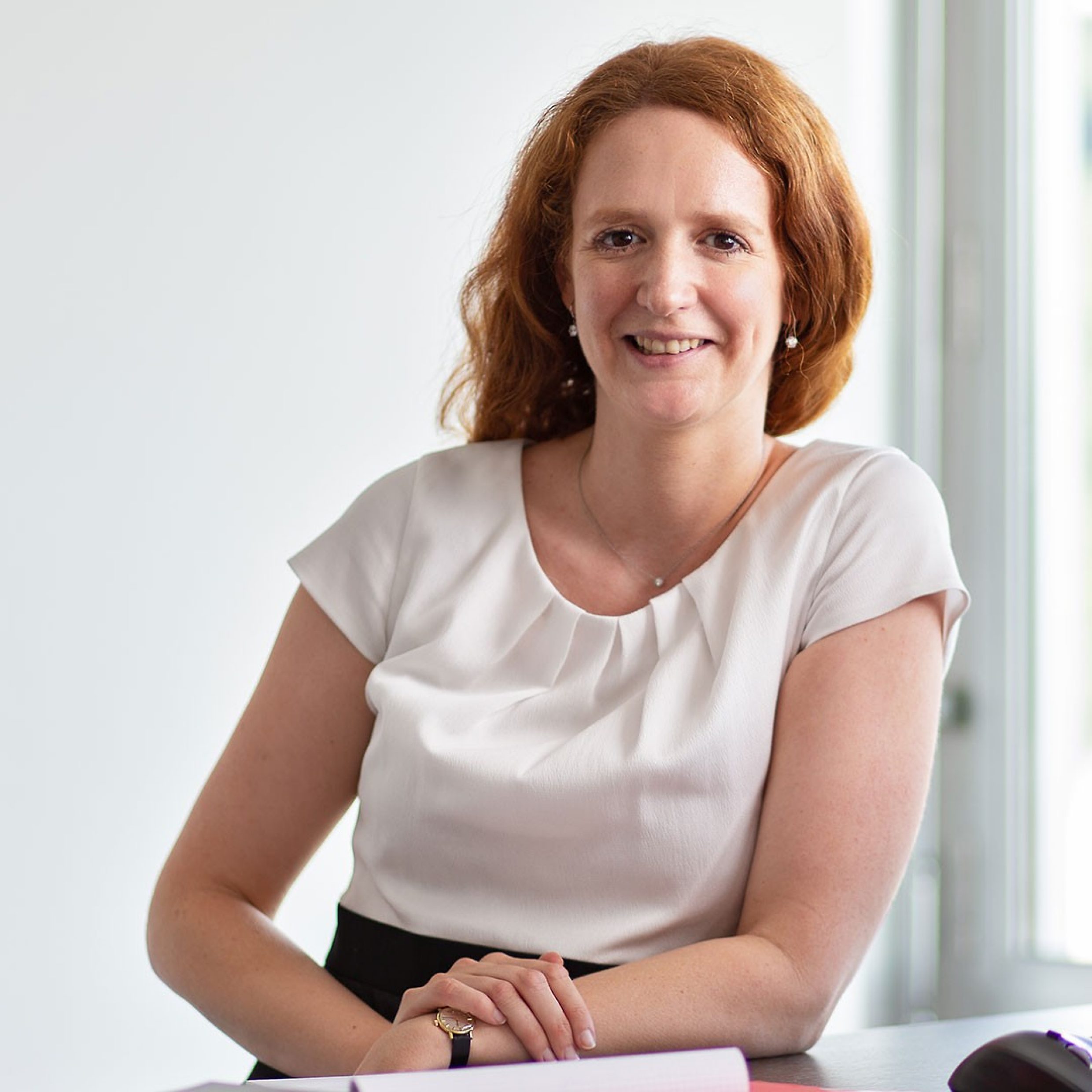 Portrait von Eliane Benjamin in ihrem Büro