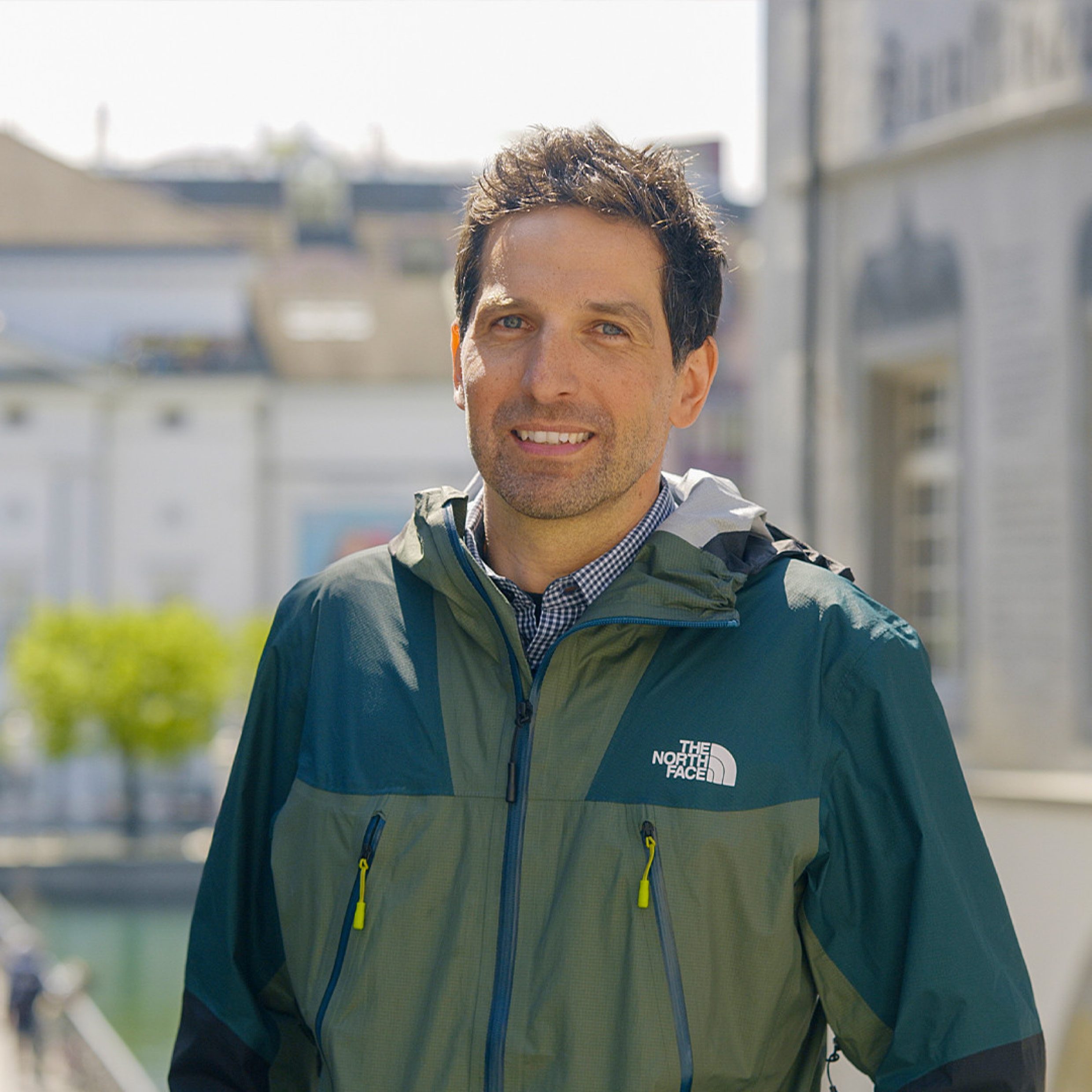 Portrait von Marco im Hintergrund die Luzerner Altstadt.