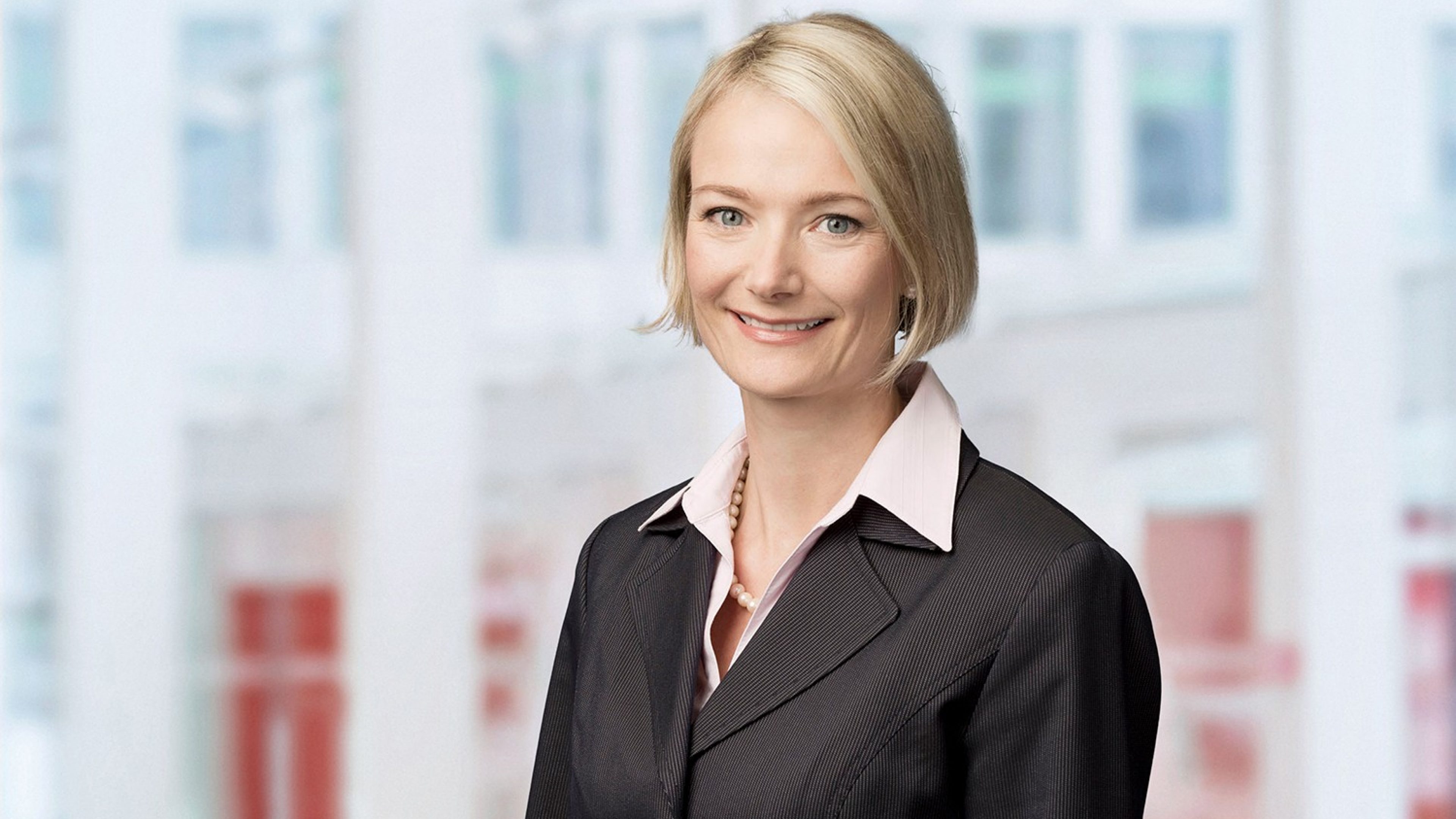 Bild von Mirjam Preissler, eine von drei Kontaktpersonen für Lernende und Auszubildene von Swiss Life.