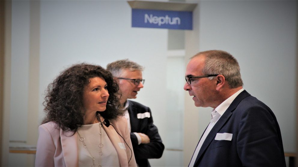 Referenten des Kundenanlasses im Gespräch.