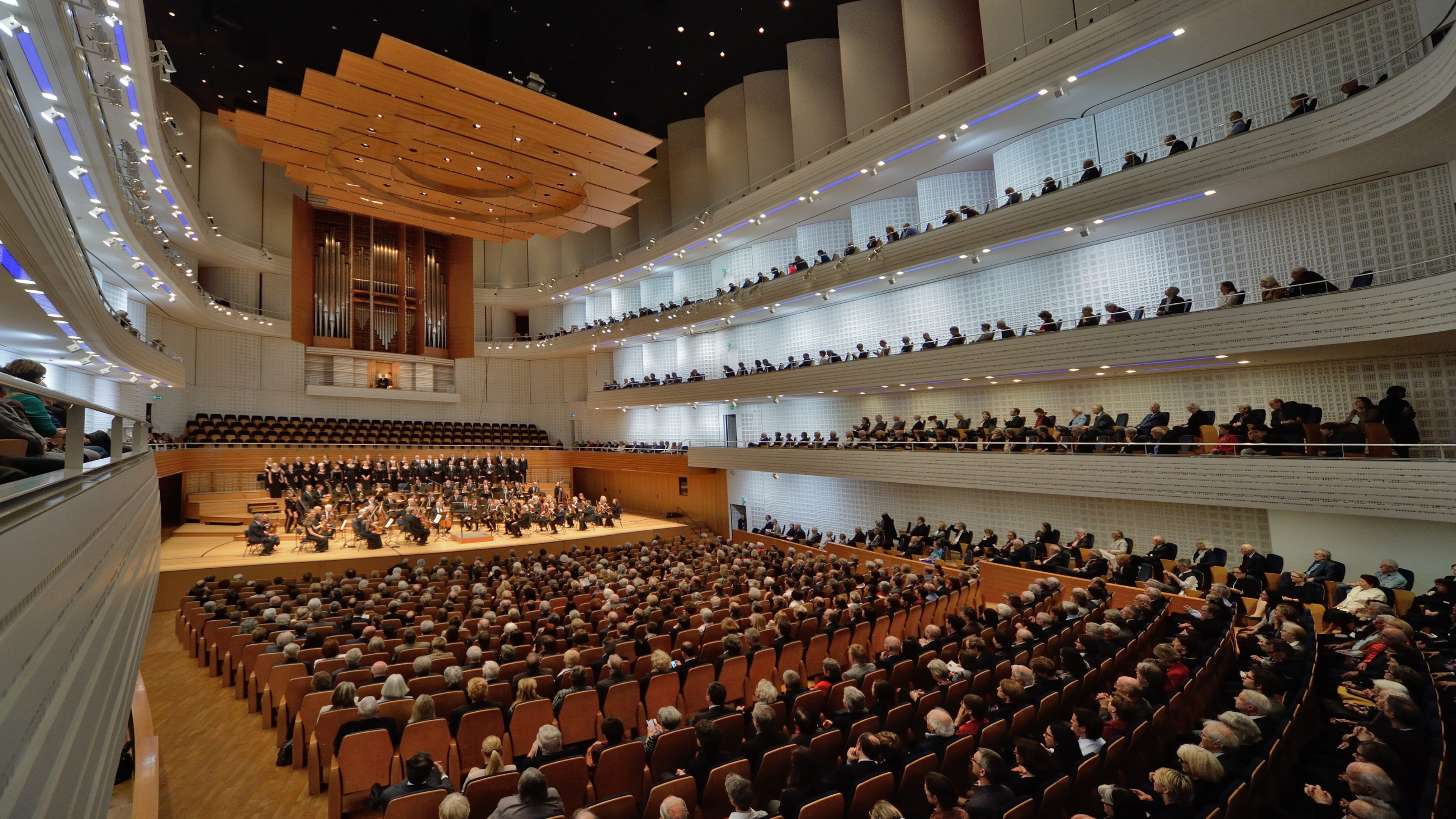 LUCERNE FESTIVAL ZU OSTERN 2014; Chorkonzert 2: Cappella Andrea Barca | Balthasar-Neumann-Chor  | András Schiff Dirigent | Ruth Ziesak Sopran | Britta Schwarz Alt | Werner Güra Tenor | Robert Holl Bass: Ludwig van Beethoven (1770-1827) Missa Solemnis D-Dur op. 123  Bild Georg Anderhub/LUCERNEFESTIVAL