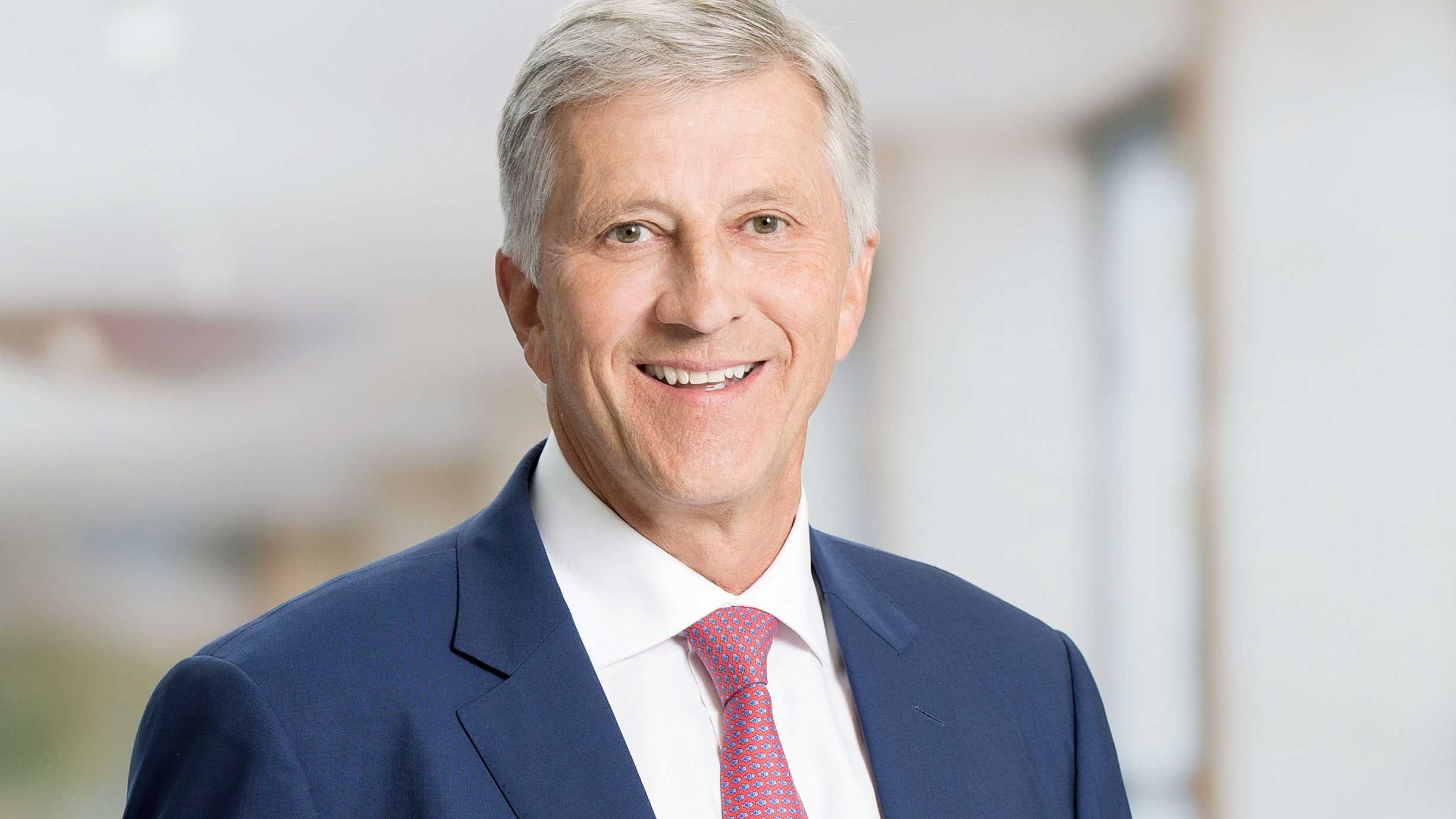 Rolf-Doerig-portrait-web