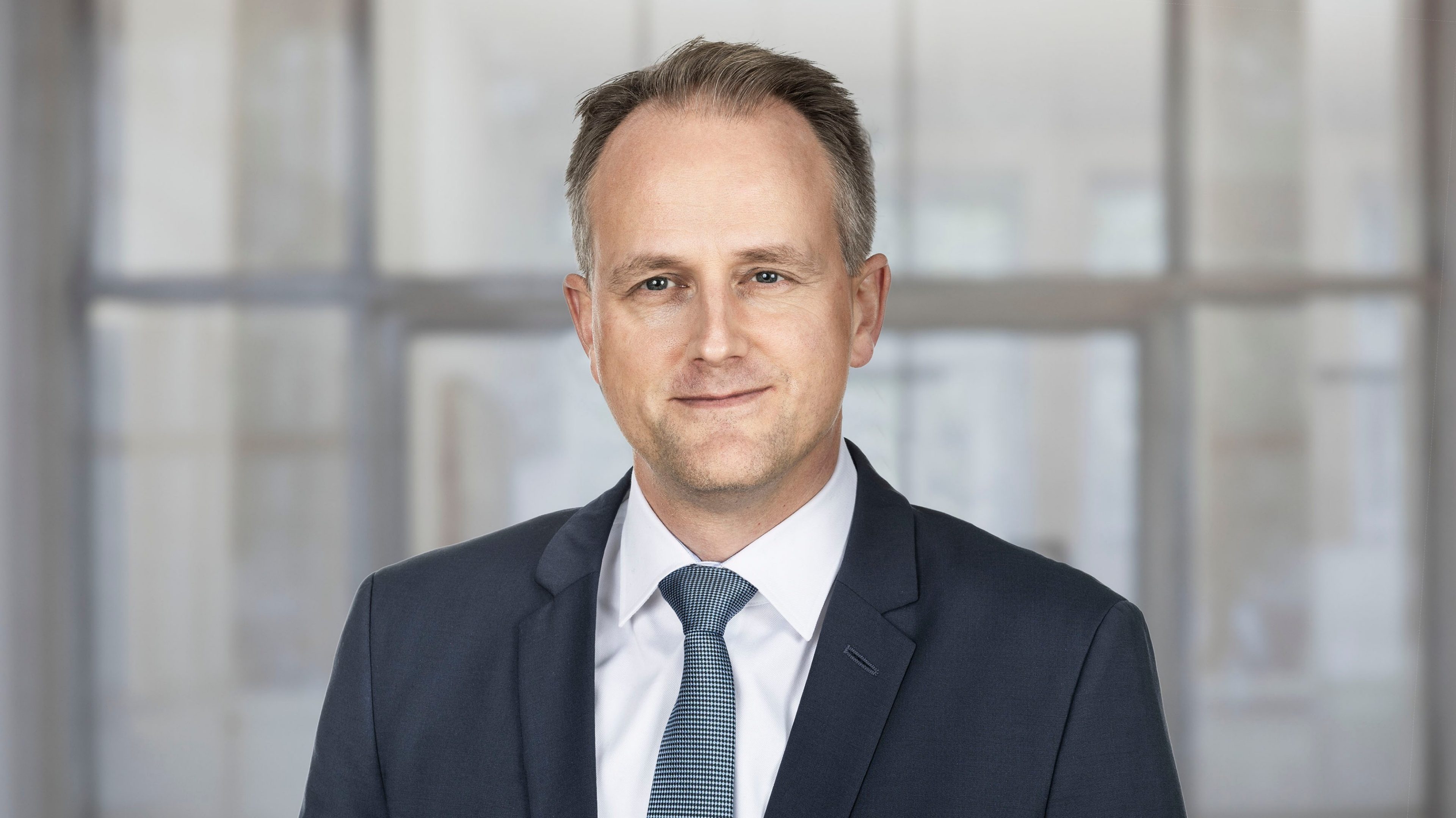 Dirk-von der Crone-portrait