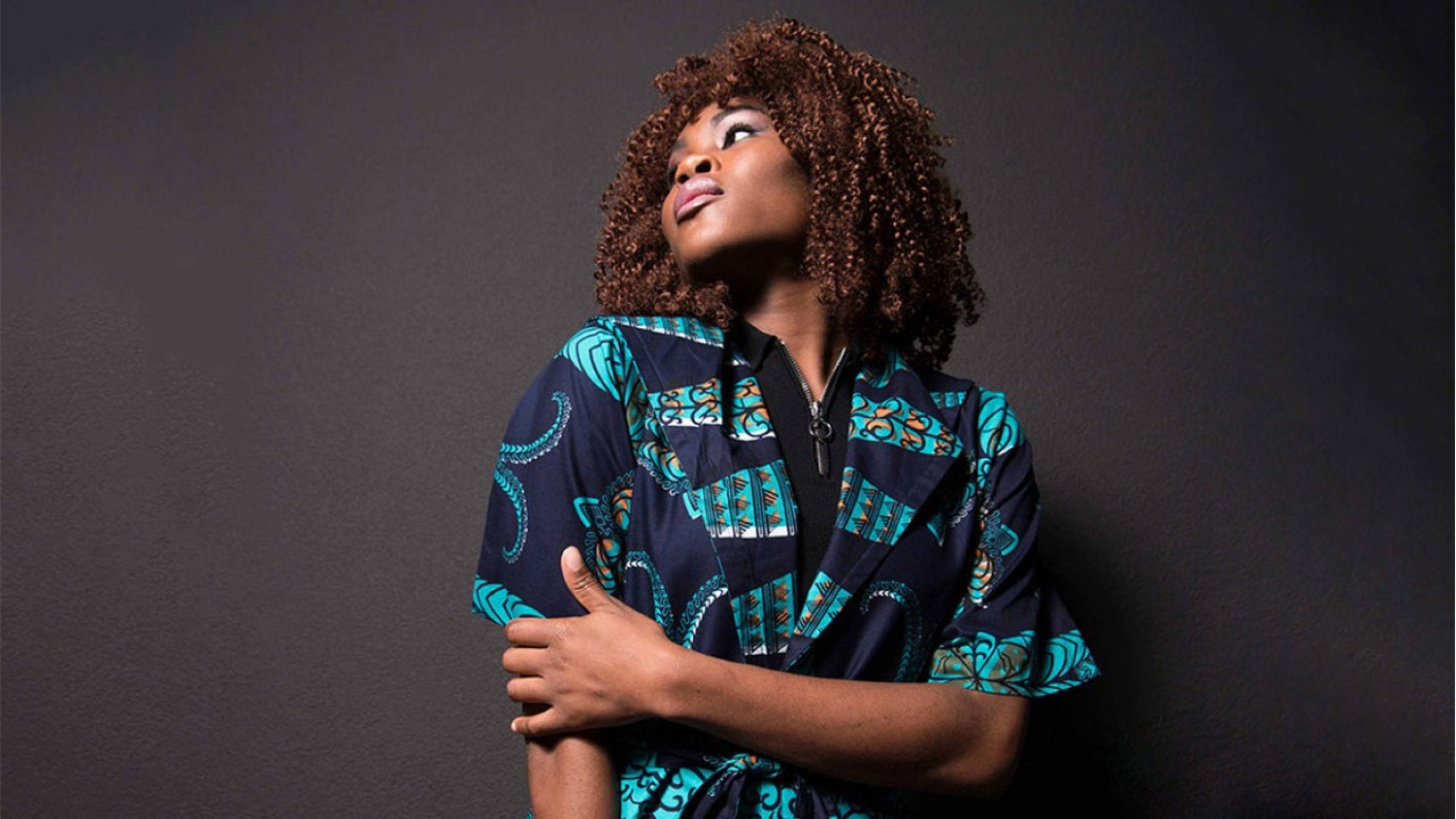 L’etichetta nigeriana Tufafii è rappresentativa per quello che porto in Europa: moda contemporanea in look tradizionale africano accuratamente selezionato. 